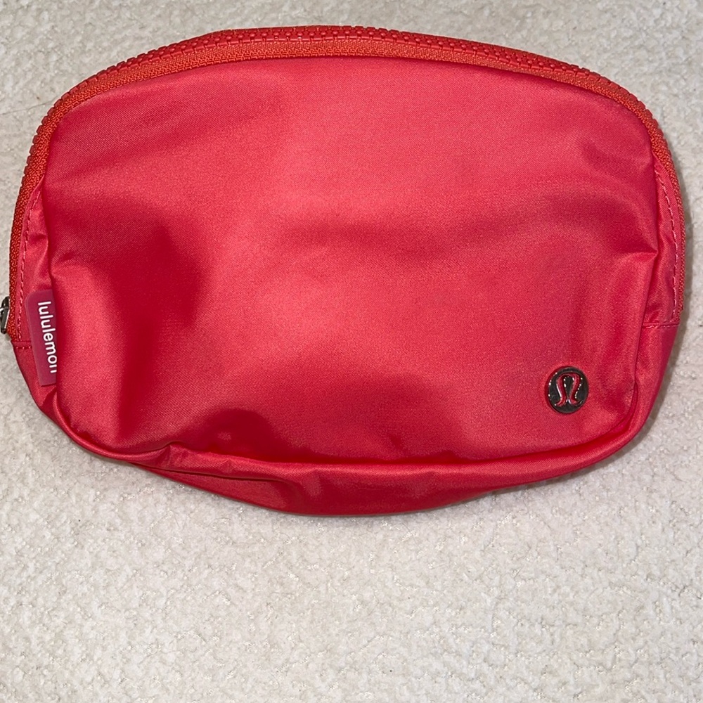 Lululemon Everywhere Bag